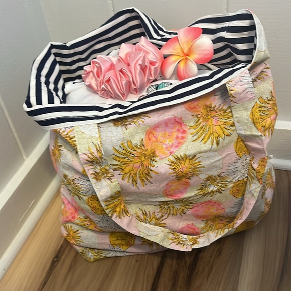 🍍🌸Foldable lined tote - Picture 6 of 9